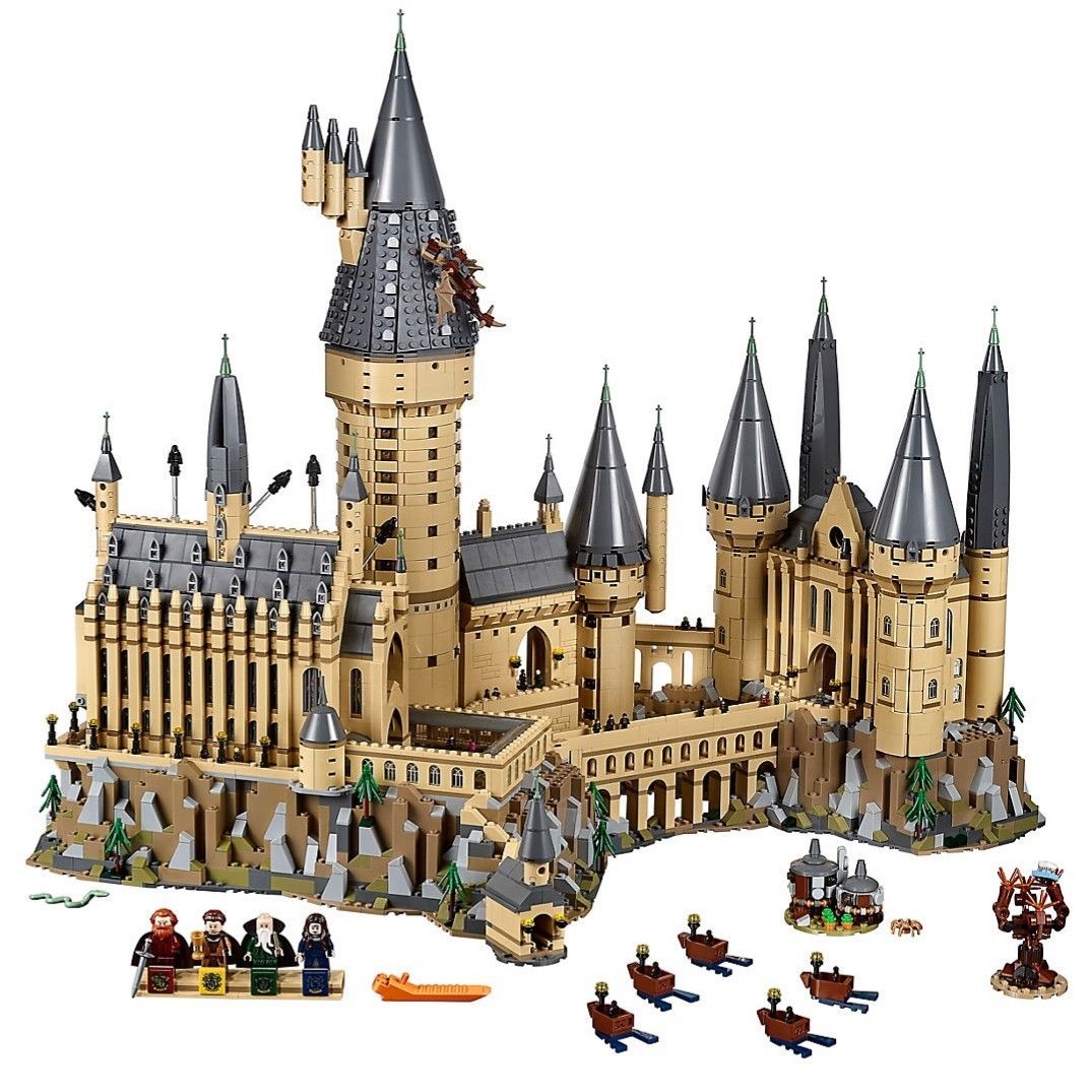 LEGO Hogwarts Castle set 71043 plus accessories