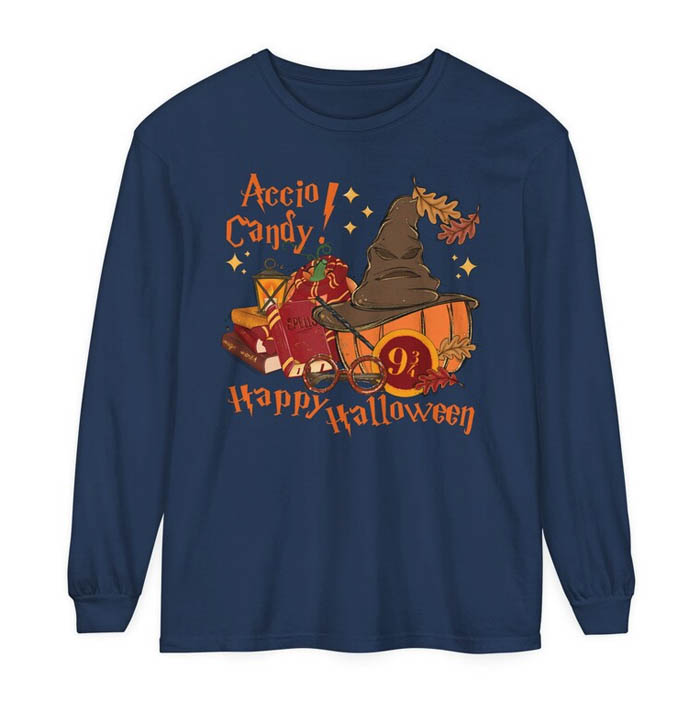 Sweatshirt with a pumpkin and Halloween candy